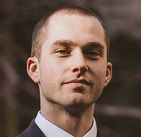 Thomas Whitfield、暗号資産市場の専門家、トレーディングアナリストのヘッドショット